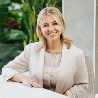 Sandie Smith - Real Estate Agent