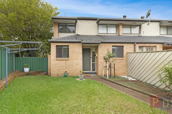 LOW MAINTNANCE TOWNHOUSE IN COVENIENT LOCATION!!