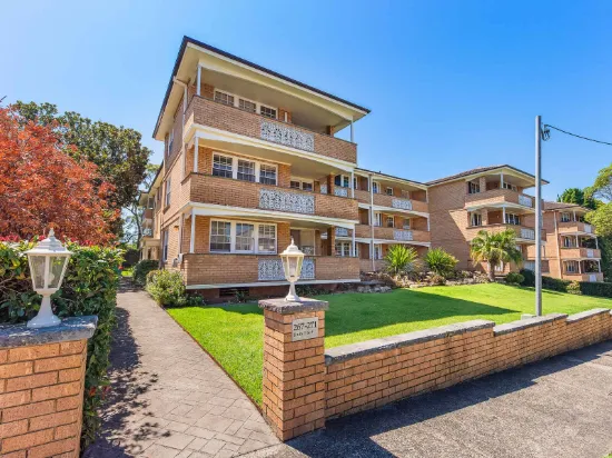 Bright Apartment with North Aspect in the Heart of Northbridge