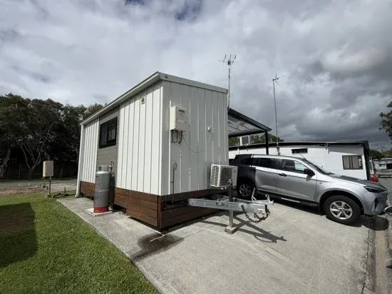 Open Plan Self Contained Studio - Pet Friendly