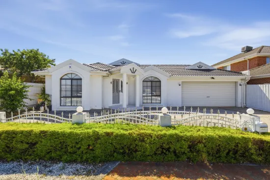 Comfort & Convenience: Family Living in an Ideal Location