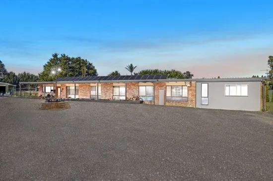 Private 5-Acre Family Retreat - Space, Lifestyle & Convenience