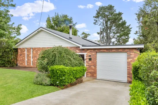 Tranquil Blue Mountains Living on 1,530sqm in the Heart of Woodford