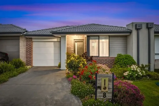 CARE FREE LIVING IN POPULAR SELANDRA RISE - WALKING DISTANCE TO DAILY AMENITIES!