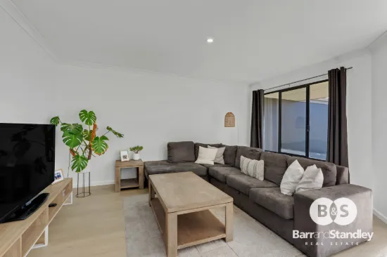 Charming Home with 6x6 Shed and Spacious Backyard 