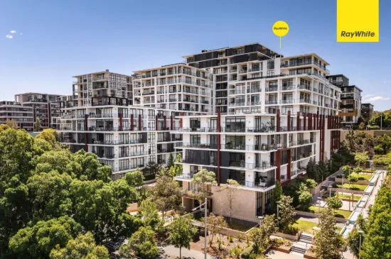 Oversized Executive Living with Waterview