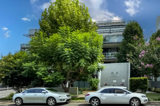 Comfortable Two-Bedroom Apartment in the Heart of Waitara