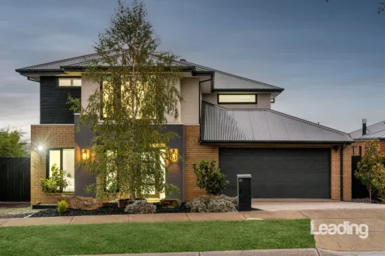 LUXURY FAMILY LIVING WITH SPACE, STYLE & SOPHISTICATION!