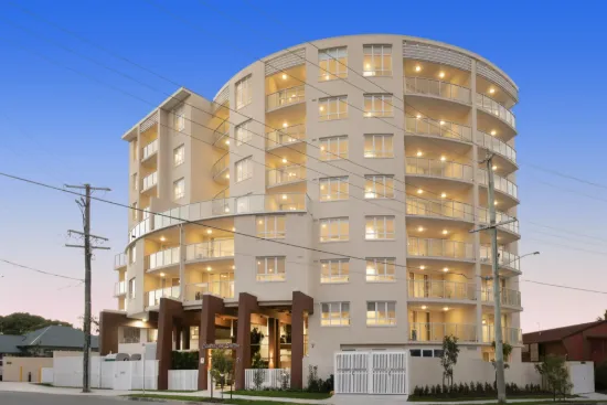 Skyline Position, Coastal Views & Exceptional Space  