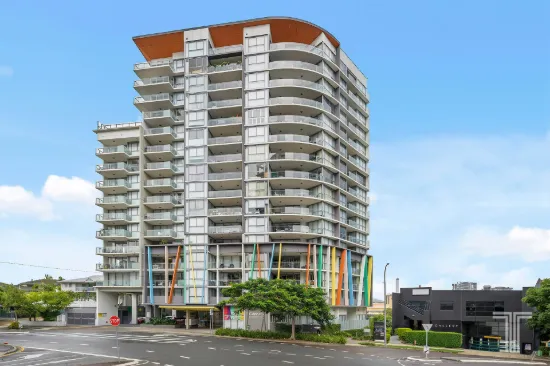 River Views, Stylish Living & Prime South Brisbane Location