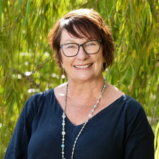 Sharon Powardy - Real Estate Agent at Ray White Bayside - FANNIE BAY