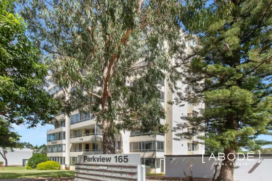 PRIME LOCATION WITH CITY VIEWS