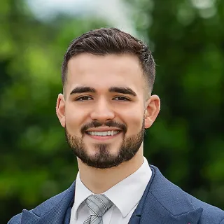 Leigh Petropoulos - Real Estate Agent