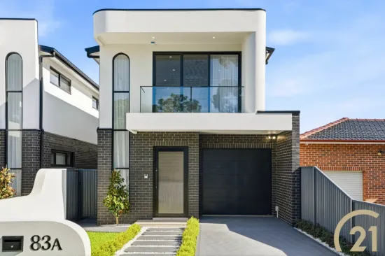 A luxurious masterpiece with a contemporary layout!