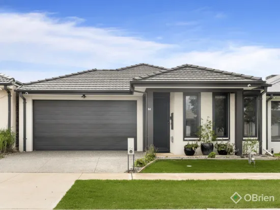Beautifully presented, spacious family home with modern comforts.
Expressions of interest closing Saturday 9th May at 5pm