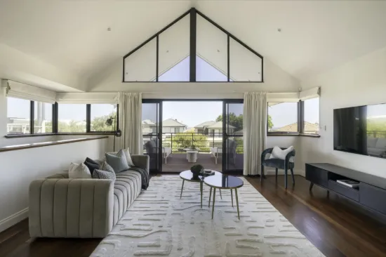 Executive Five Bedroom Living with Elevated Ocean Outlook