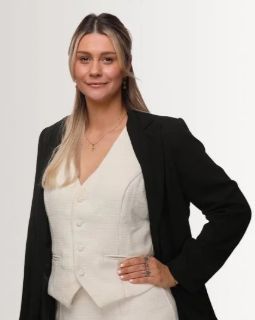 Cassandra Magro - Real Estate Agent