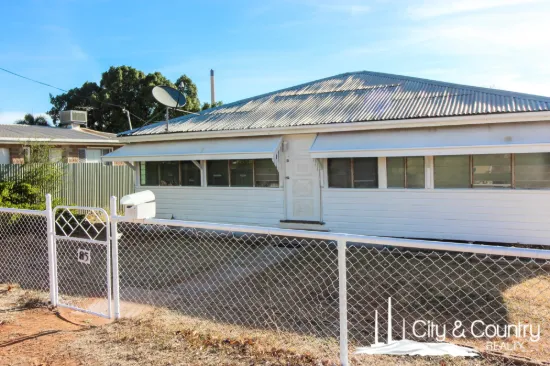 Make This Gem Your Home on Simpson Street!