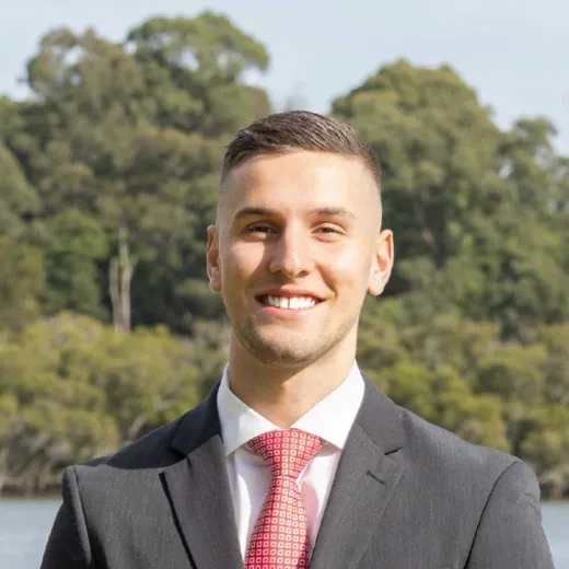 Evan Labrakis - Real Estate Agent at Ray White Riverside