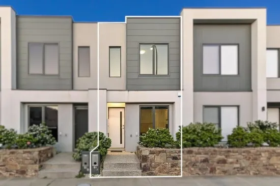 Modern, Low-Maintenance Living in Prime Clyde North Location