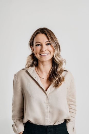 Steph Fry - Real Estate Agent at Natural Real Estate