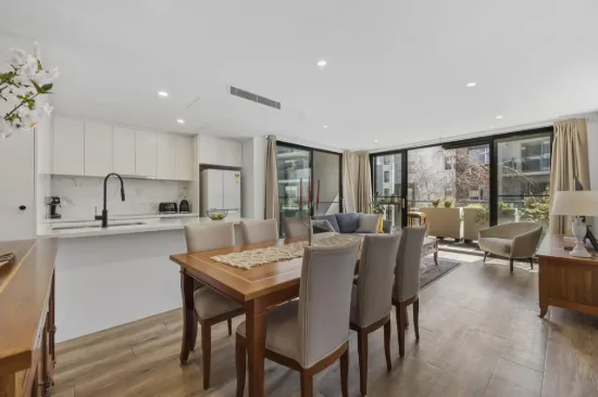Contemporary Comfort Meets Space & Light in the Inner South