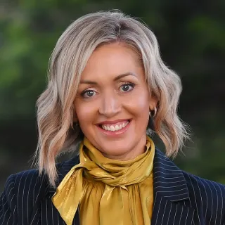 Sarah Tuckey - Real Estate Agent