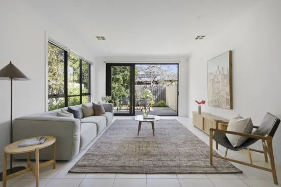 Stunning Setting for Relaxed Family Living