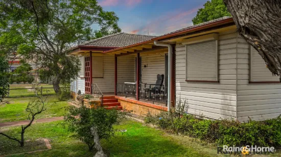 Well Maintained Cottage - Highway Frontage Corner Allotment