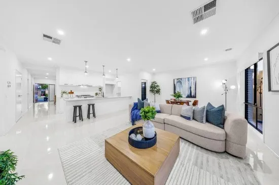 EMBRACE EASY CARE LIVING WITH THIS PRISTINE FAMILY FIND!