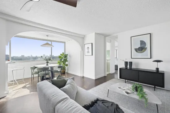 Prized Top-Floor Apartment with Spectacular Racecourse & City Views
