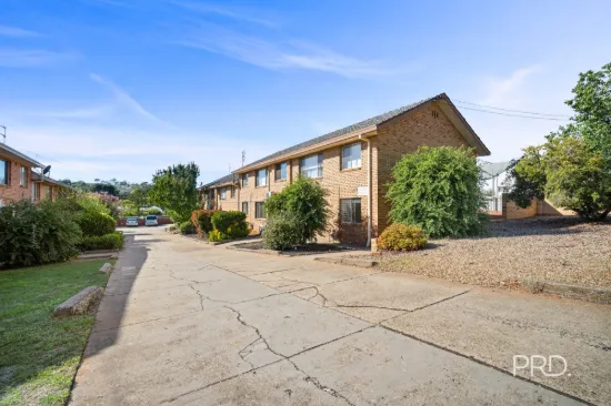 Low Maintenance, Two Bedroom and only Minutes from town 