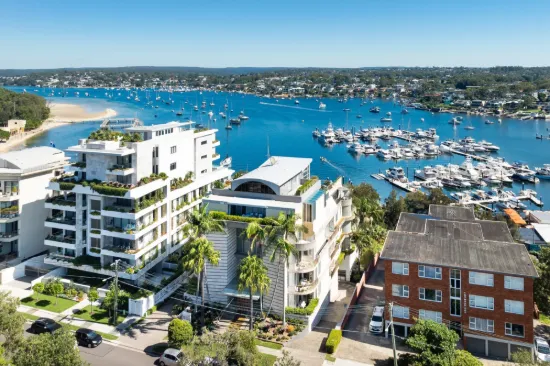 LUXURIOUS WATERFRONT LIVING WITH PANORAMIC GUNNAMATTA BAY VIEWS