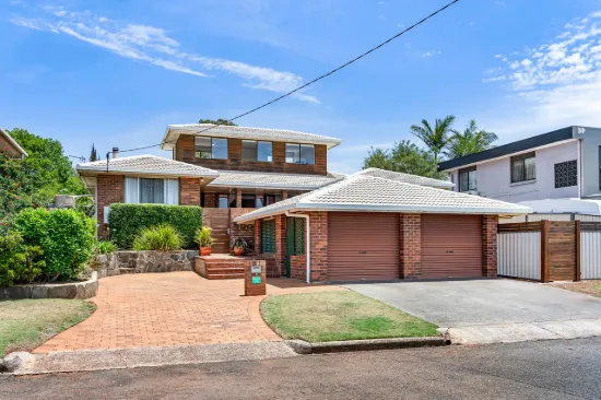 The Layout Here Lifts The Lid.  Entertain, Escape and Enjoy.