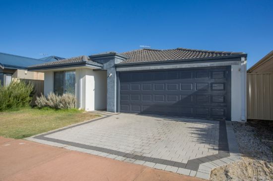 Spacious Family Living with Theatre and Outdoor Entertaining