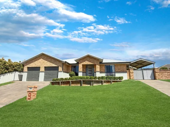 Renovated Family Perfection – Space, Style & Shedding Galore