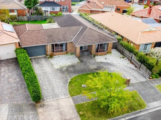 Spacious, Light-filled Family Home in a Quiet Locale