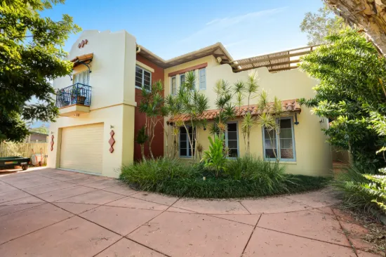 ELEGANT MEDITERRANEAN-INSPIRED FAMILY HOME ON A LARGE BLOCK IN THE HEART OF MUDJIMBA! 400m TO THE BEACH!