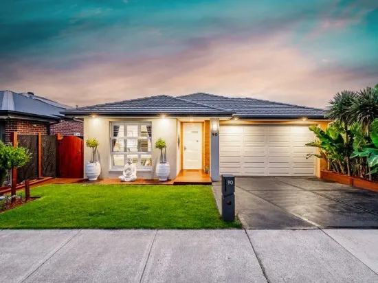 DISPLAY QUALITY PRESENTATION WITH EASY ACCESS TO THE LOCAL VILLAGE!