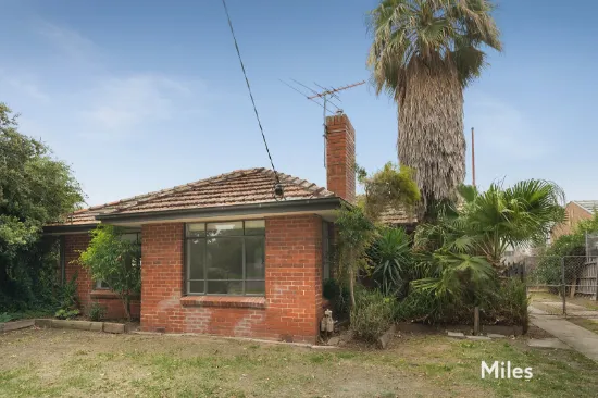 Classic Mid-Century Charm With North-Rear Potential