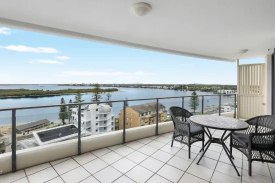 Idyllic 3 Bedroom and 3 Carparking - PCL 9.5