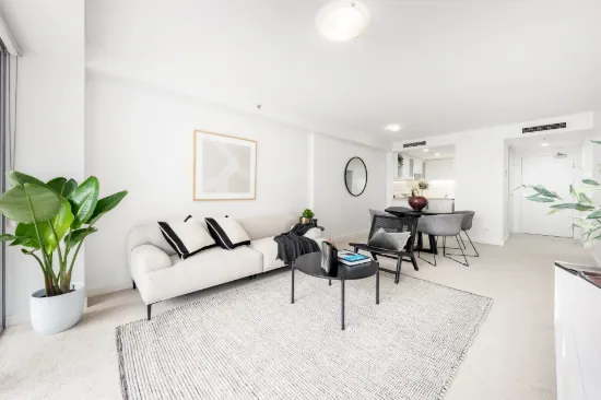 North Facing Massive 75sqm living adjacent to the new Metro