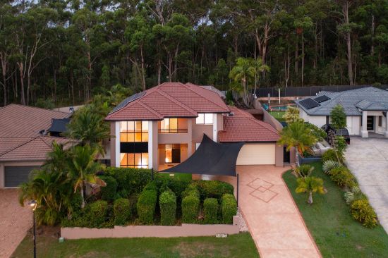 ARE YOU LOOKING FOR AN ENORMOUS HOME ? YOU AND YOUR FAMILY ARE IN LUCK! 398 m2