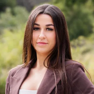 Zoe Gillard - Real Estate Agent