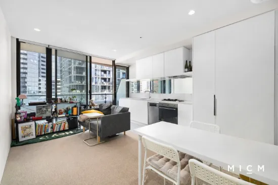 Spacious Entertainer with Picturesque Bay Views