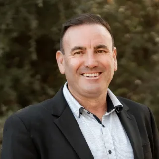 Shane  Szakacs - Real Estate Agent