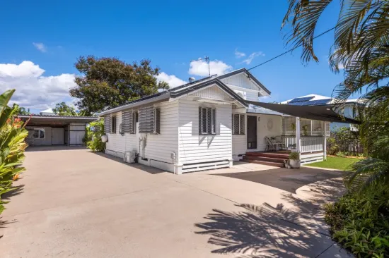 Central Cottage Living on a Generous 809m² Secure, Renovated & Ready to Go 