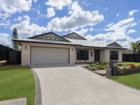 The Ultimate Entertainer Family Home w/ Stunning Pool! Plus Theatre Room!