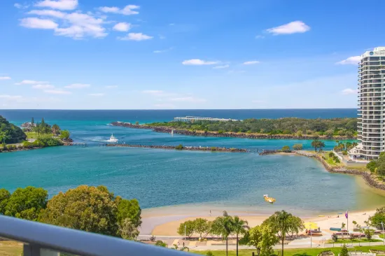 Dual Key Apartment with Water Views