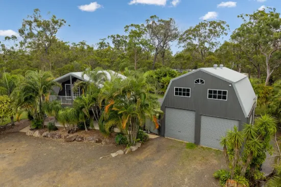 Unique Country Retreat on 2ha with Space, Privacy and Versatility